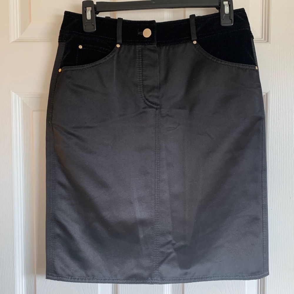 Valentino Spa 100% Silk Mini Skirt. Size 6